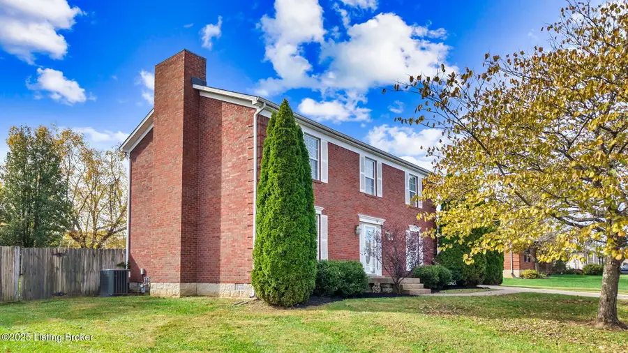 360 Jasper Ln, Mount Washington, KY 40047 - Image #2