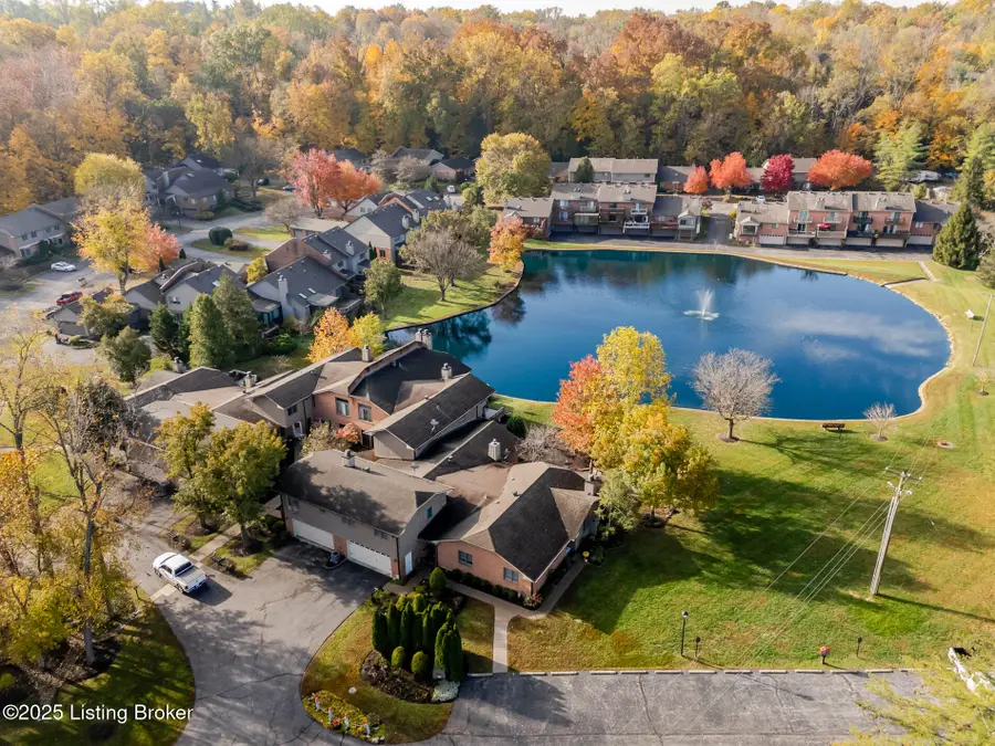 5560 Forest Lake Dr, Prospect, KY 40059 - Image #2