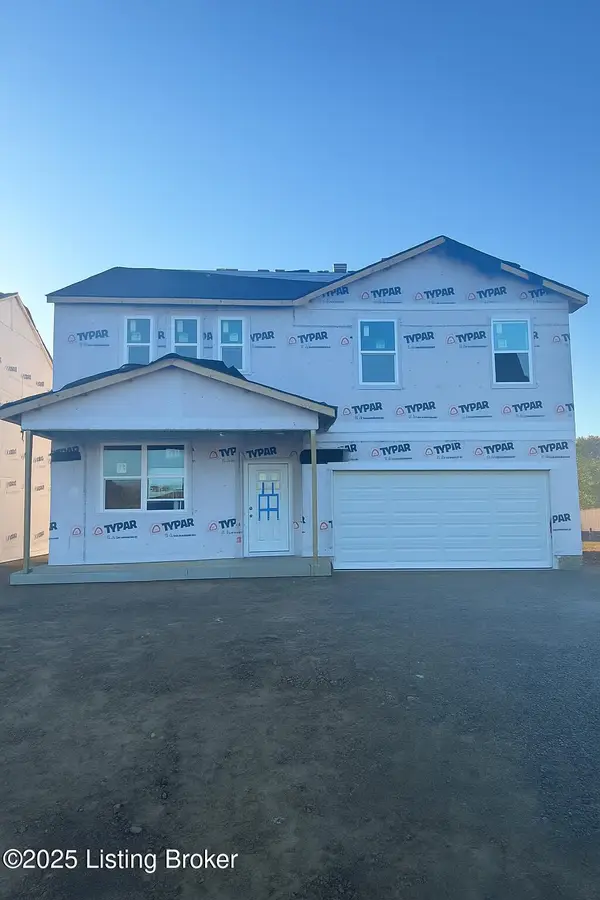 6816 Oak Rock Dr, Louisville, KY 40291