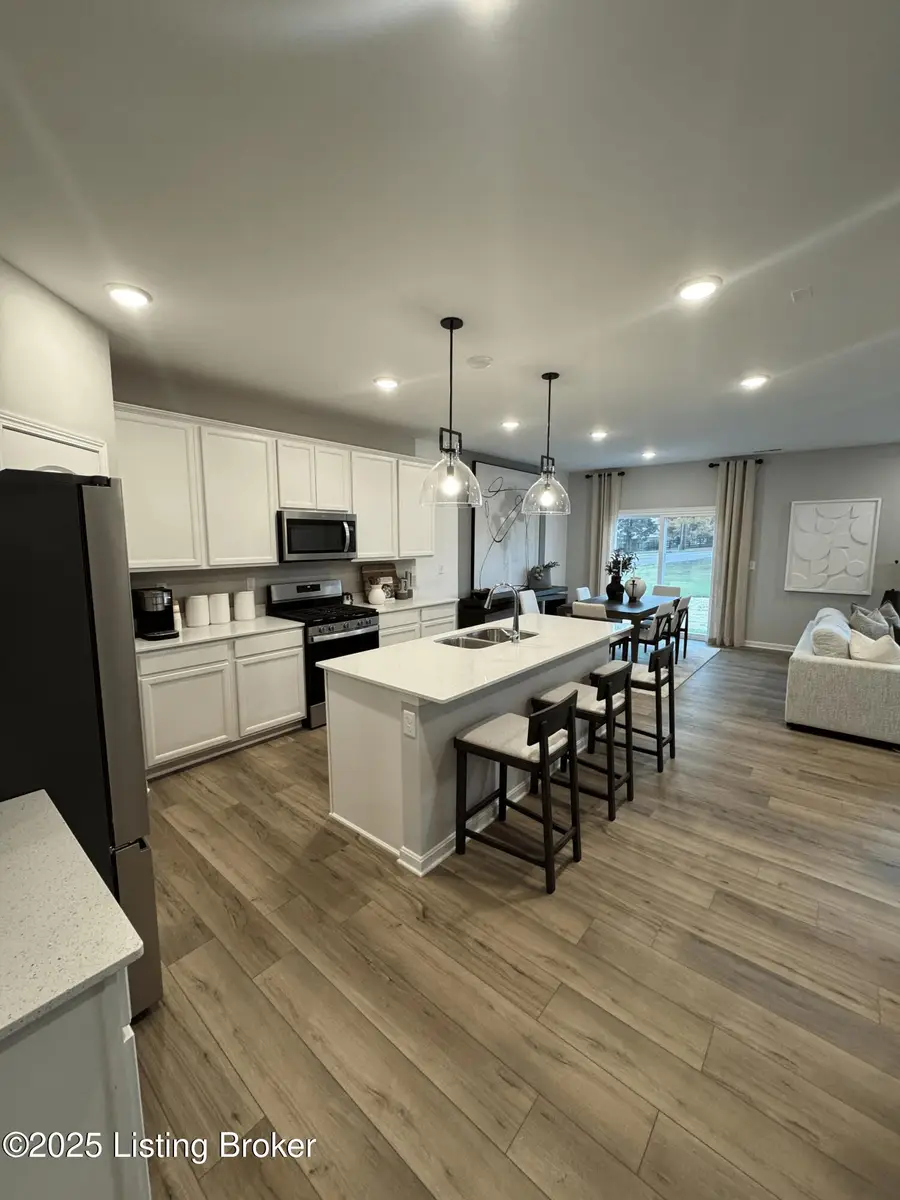 6816 Oak Rock Dr, Louisville, KY 40291 - Image #3