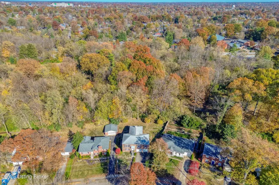 411 Trinity Hills Ln, Louisville, KY 40207 - Image #2