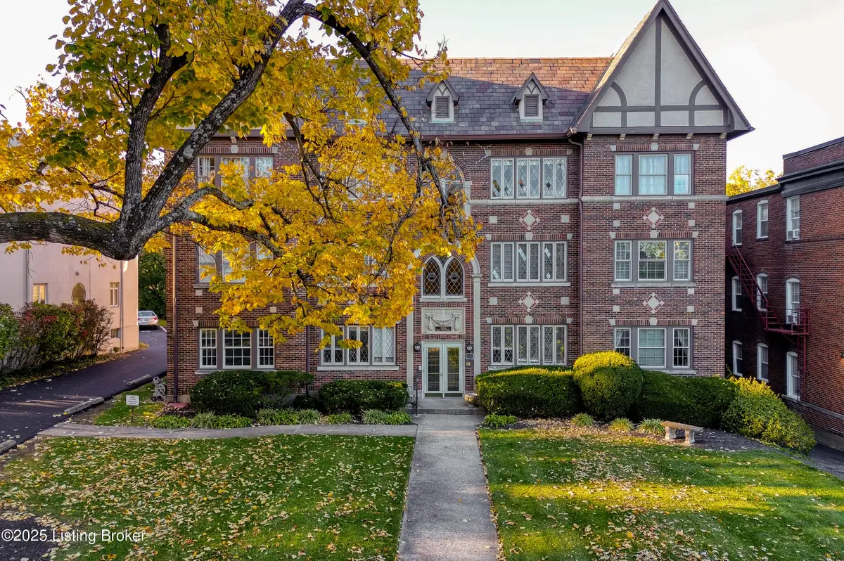 2043 Douglass Blvd #8, Louisville, KY 40205 - Image #1