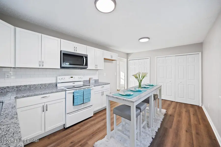 6615 Moorhampton Dr, Louisville, KY 40228 - Image #2