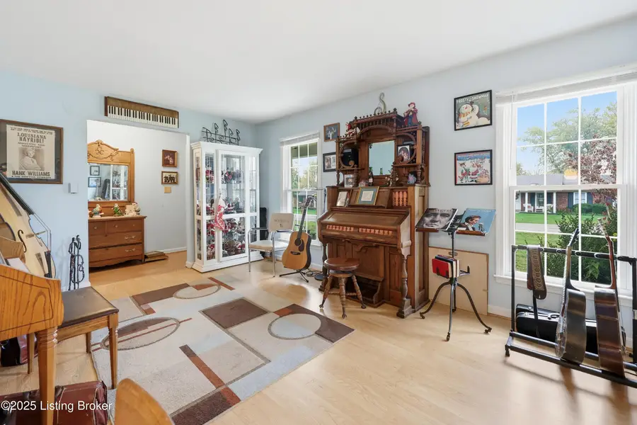 403 Meriwether St, Lawrenceburg, KY 40342 - Image #2