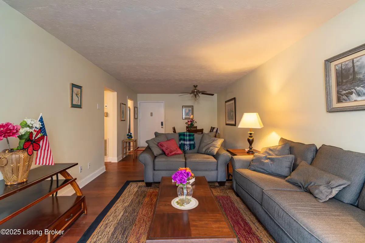 165 Thierman Ln #213, Louisville, KY 40207 - Image #1