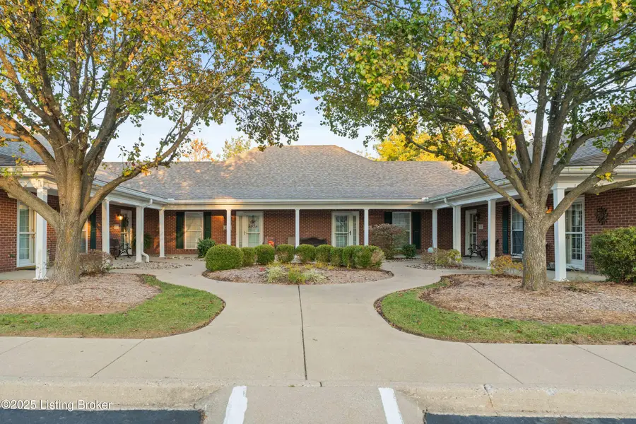 802 Garden Pointe Dr, Simpsonville, KY 40067 - Image #3