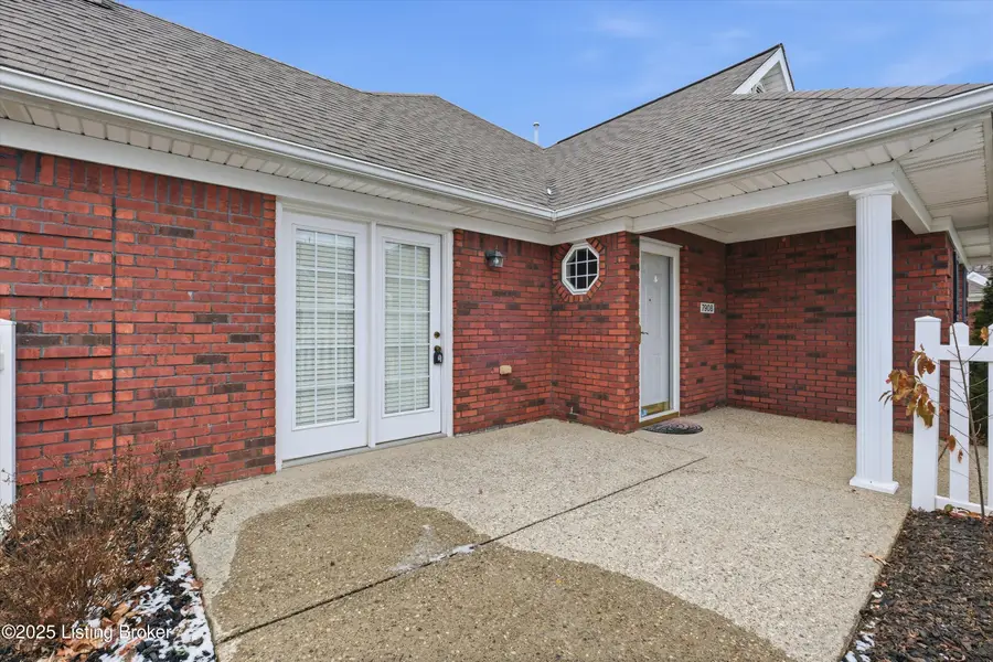 7908 Manner Pointe Dr, Louisville, KY 40220 - Image #2