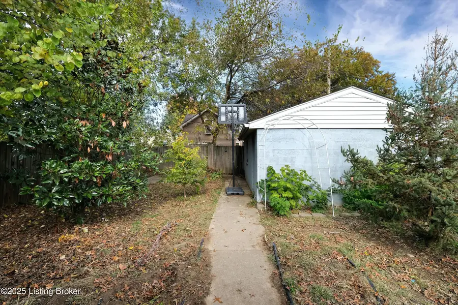 1019 Camden Ave, Louisville, KY 40215 - Image #3