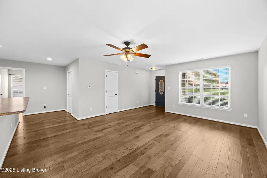 9402 Fernhill Dr, Louisville, KY 40291 - Image #3