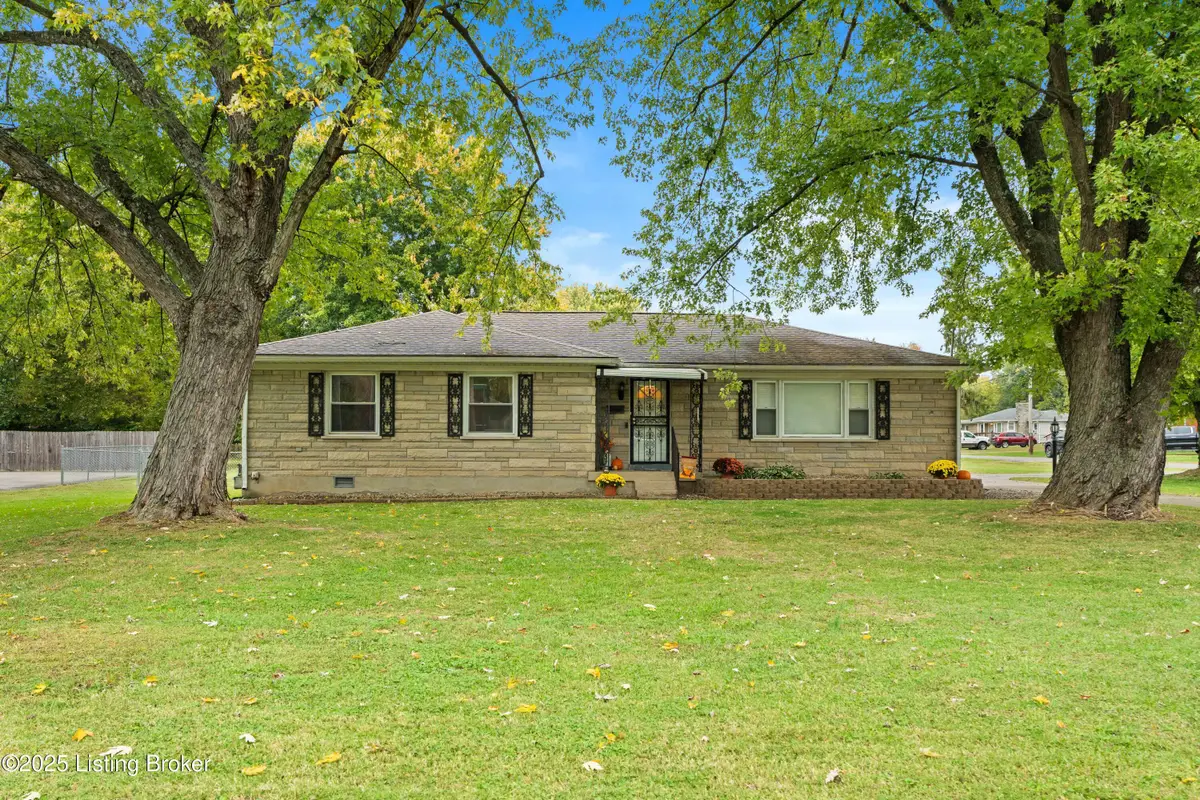9013 Whippoorwill Rd, Louisville, KY 40229 - Image #1