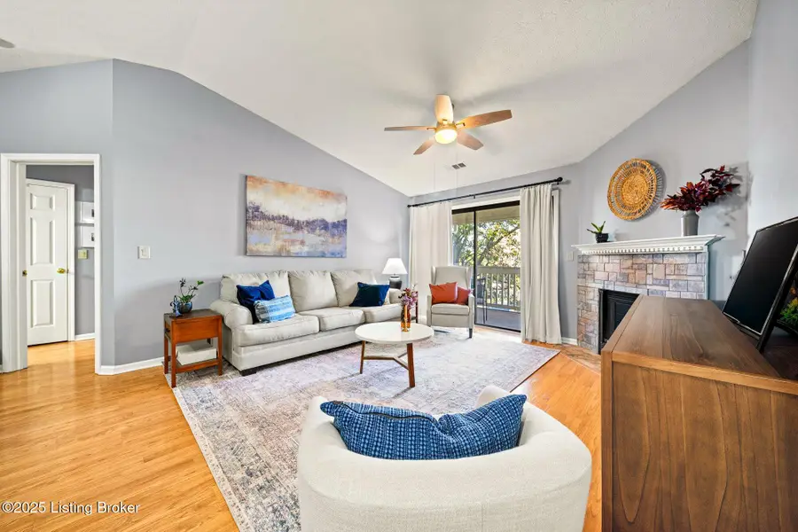 3805 Yardley Ct #UNIT 207, Louisville, KY 40299 - Image #2