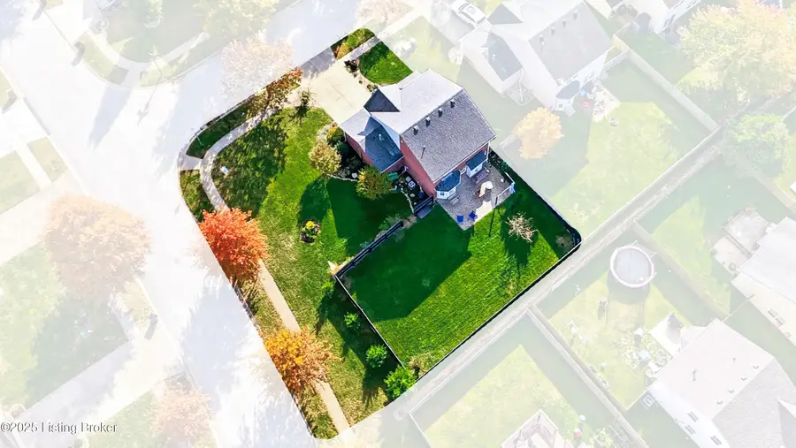 7000 Hollow Oaks Dr, Louisville, KY 40291 - Image #2