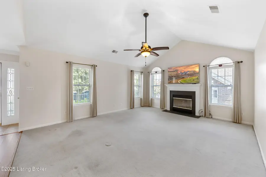 10802 Glenway Pl, Louisville, KY 40291 - Image #3