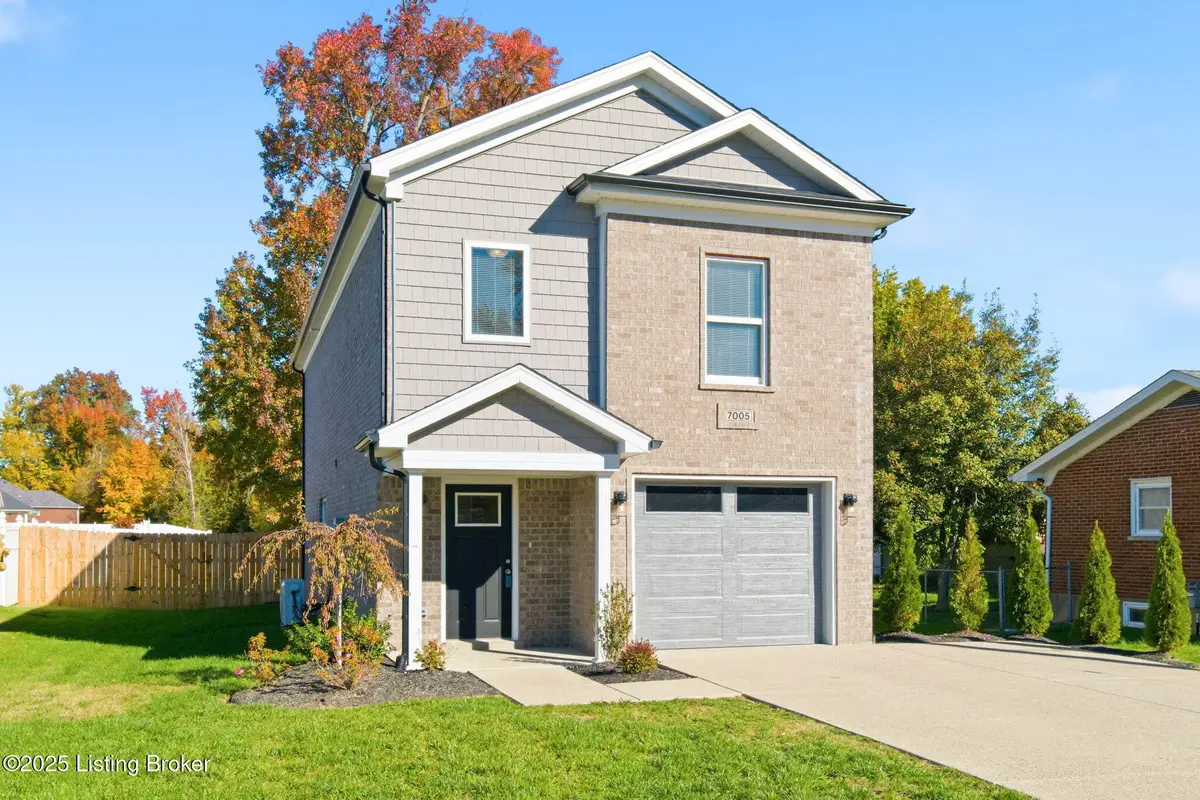 7005 Feyhurst Dr, Louisville, KY 40258 - Image #1