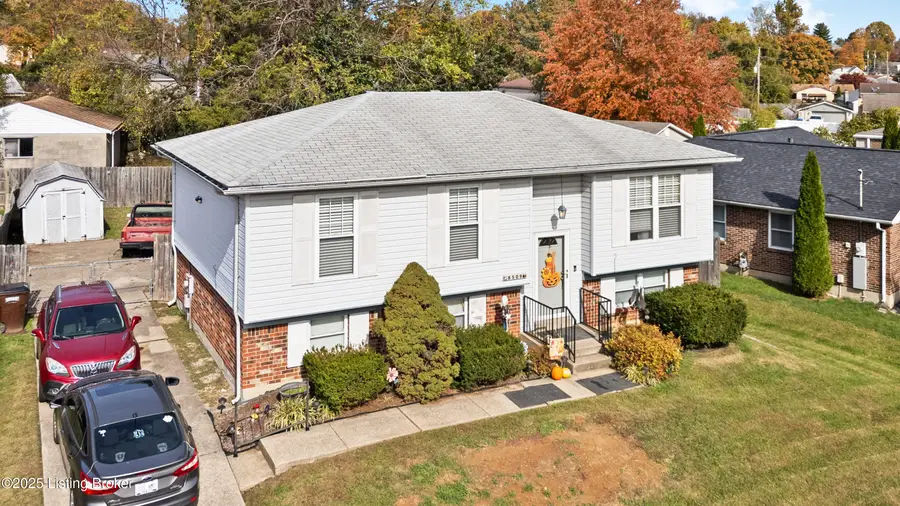 8509 Gainsborough Dr, Louisville, KY 40291 - Image #3