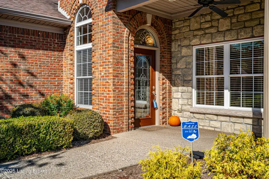 10611 Riva Rd, Louisville, KY 40223 - Image #2