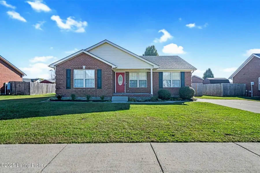 135 Kenton Dr, Bardstown, KY 40004 - Image #2
