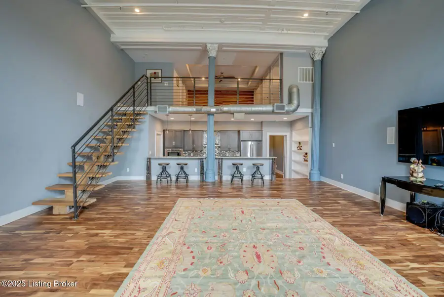 415 E Market St #UNIT 104, Louisville, KY 40202 - Image #2
