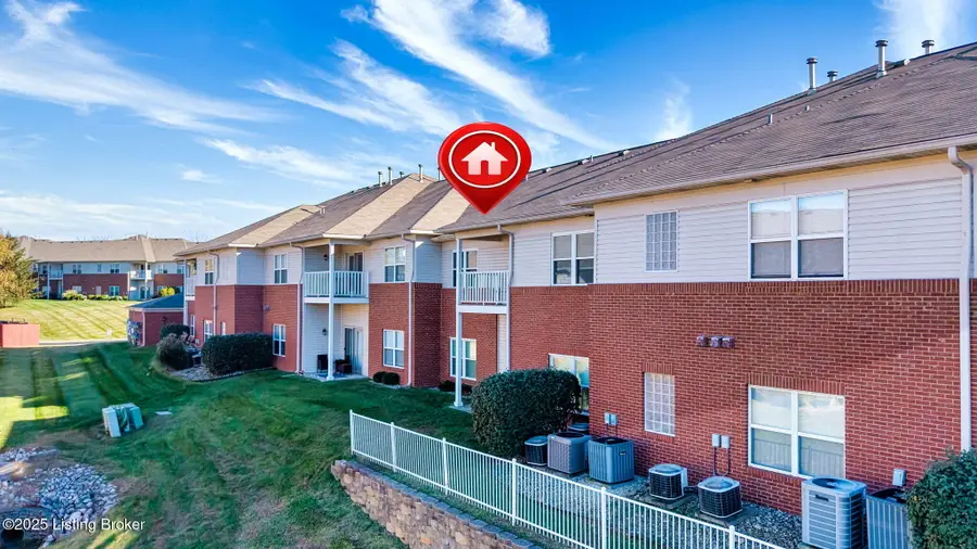 8002 Magnolia Ridge Ct #UNIT 203, Louisville, KY 40291 - Image #2