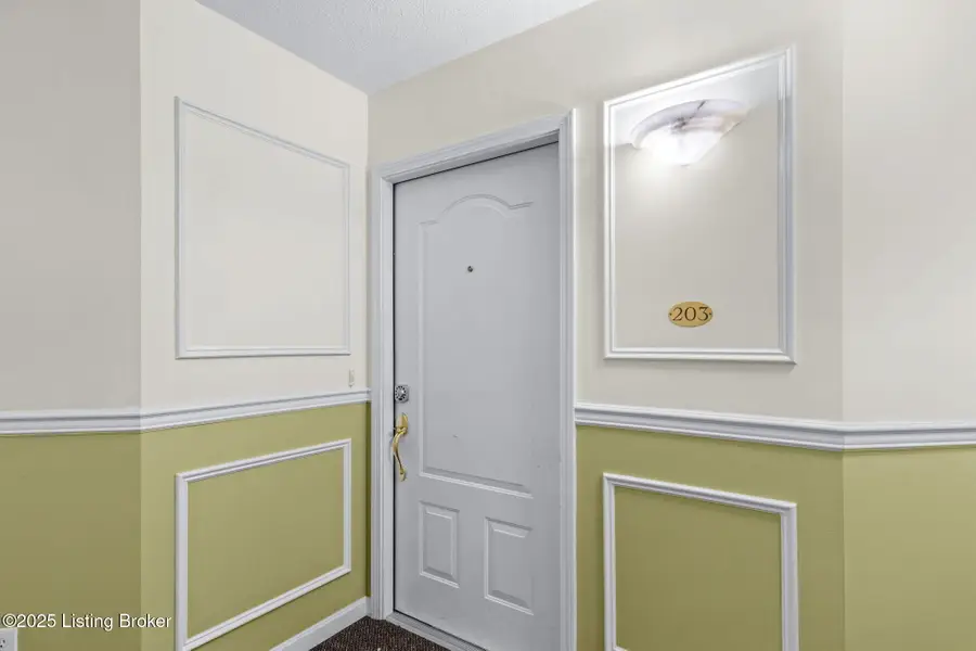 8002 Magnolia Ridge Ct #UNIT 203, Louisville, KY 40291 - Image #3