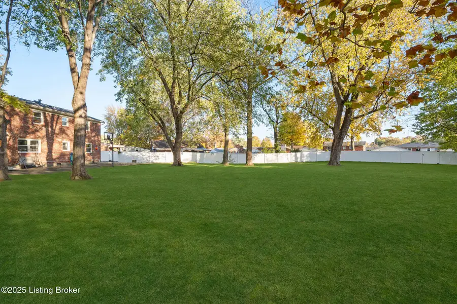 4408 Lambert Rd, Louisville, KY 40219 - Image #2