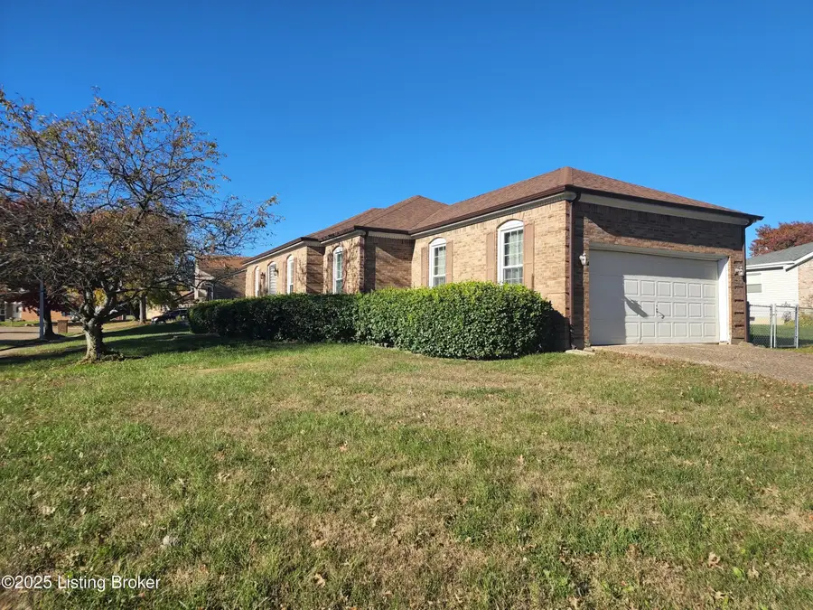 4407 Titus Ct, Louisville, KY 40218 - Image #3
