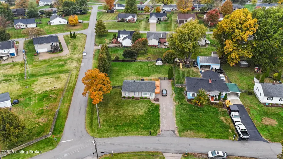 122 Cardinal Dr, Simpsonville, KY 40067 - Image #3