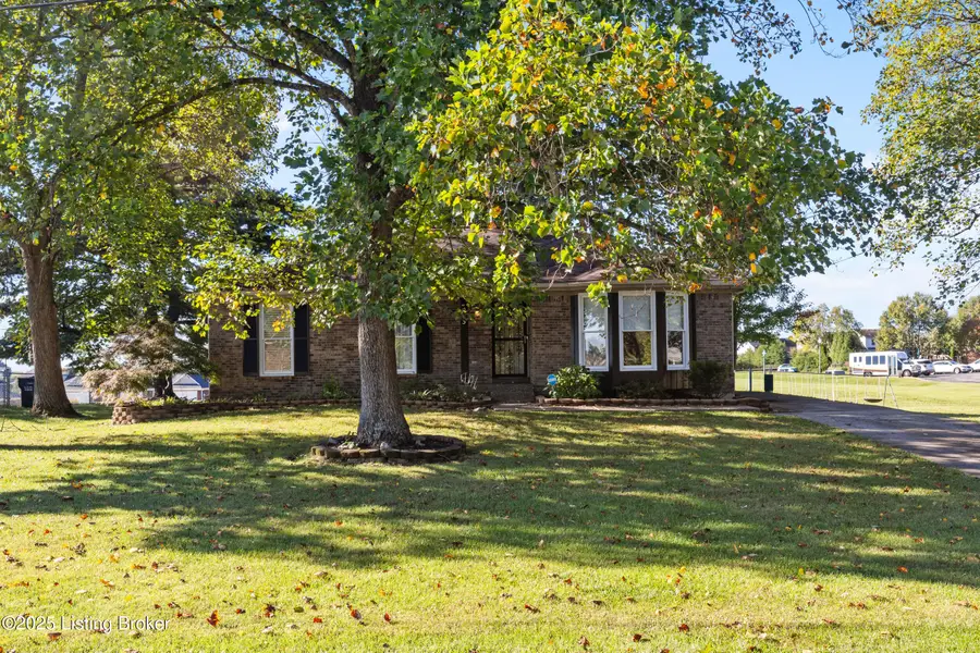 533 Delaina Dr, Mount Washington, KY 40047 - Image #2