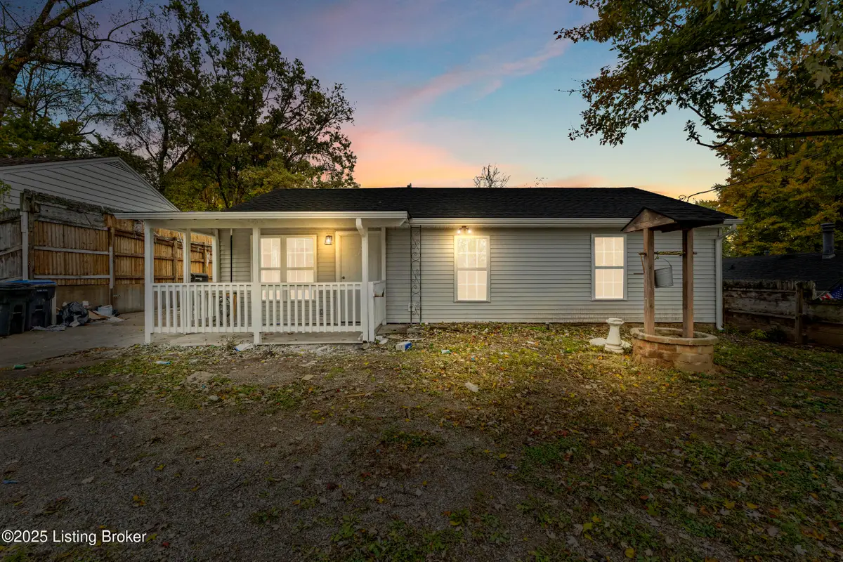 4814 Granada Dr, Louisville, KY 40272 - Image #1