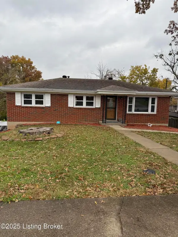 6909 Rock Hollow Dr, Louisville, KY 40219