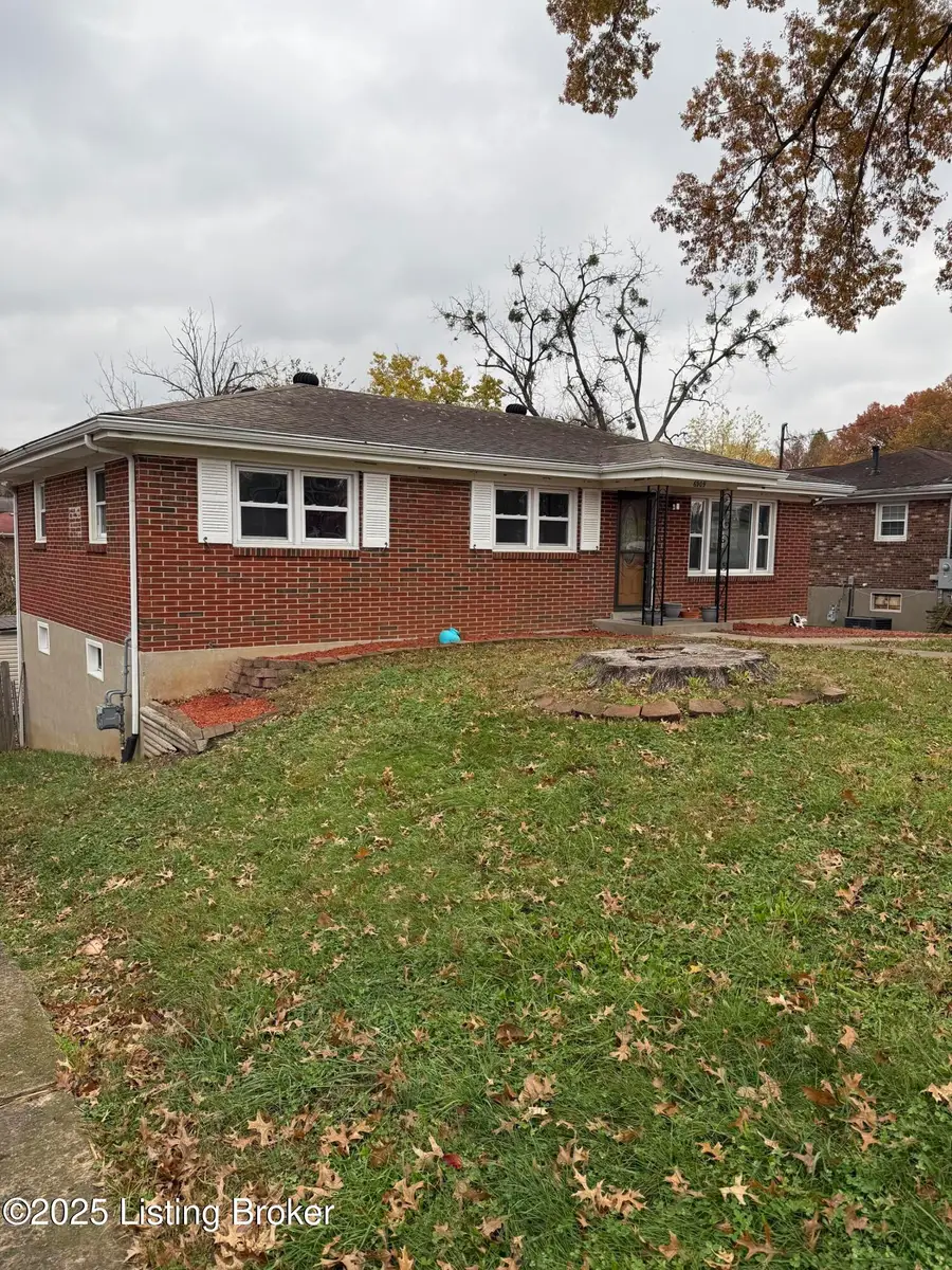6909 Rock Hollow Dr, Louisville, KY 40219 - Image #3