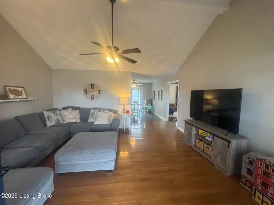 10110 Lanson Ct, Louisville, KY 40272 - Image #3