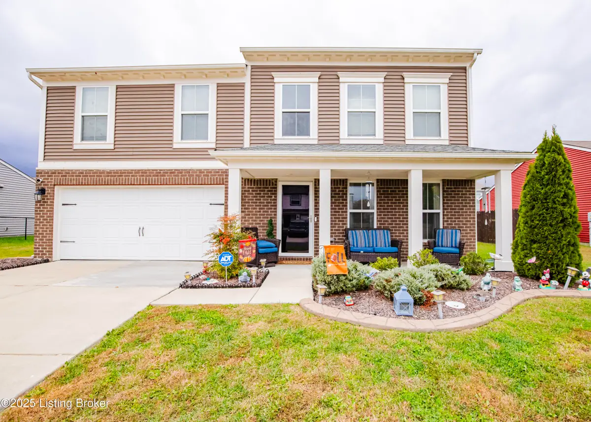 261 Boulders West Dr, Shepherdsville, KY 40165 - Image #1