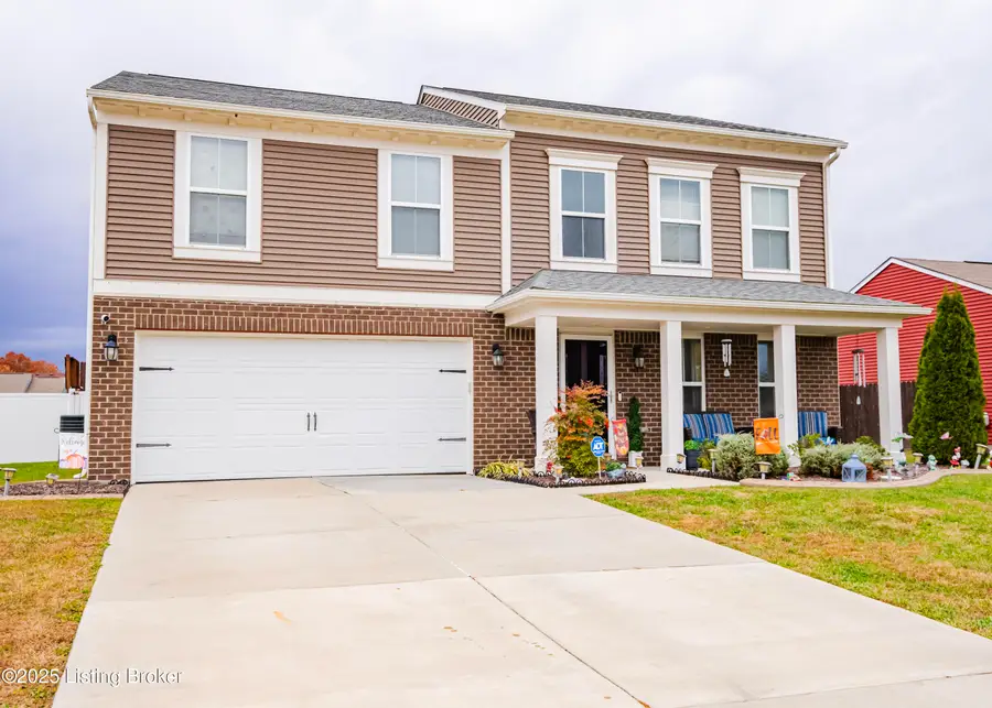261 Boulders West Dr, Shepherdsville, KY 40165 - Image #2