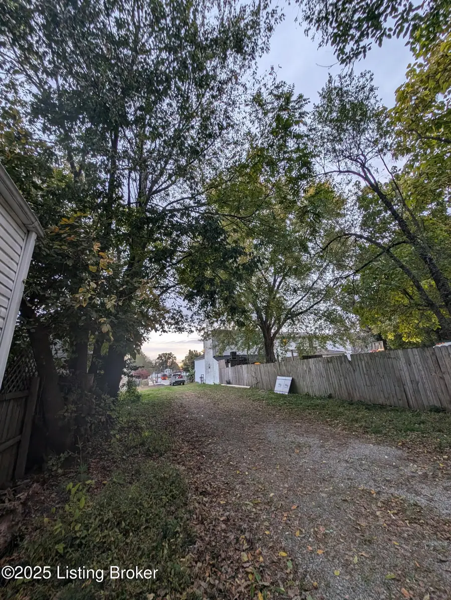 2438 Bank St, Louisville, KY 40212 - Image #3