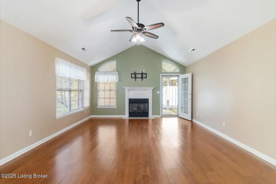 8701 Lough Dr, Louisville, KY 40291 - Image #2