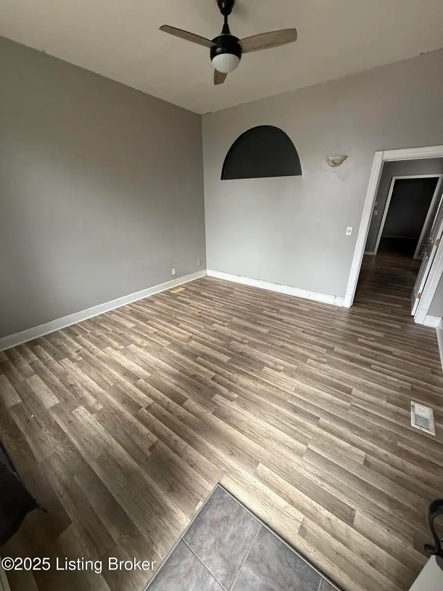 701 W Evelyn Ave, Louisville, KY 40215 - Image #3