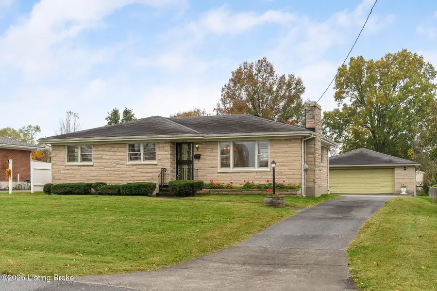 8202 Red Cedar Way, Louisville, KY 40219 - Image #2