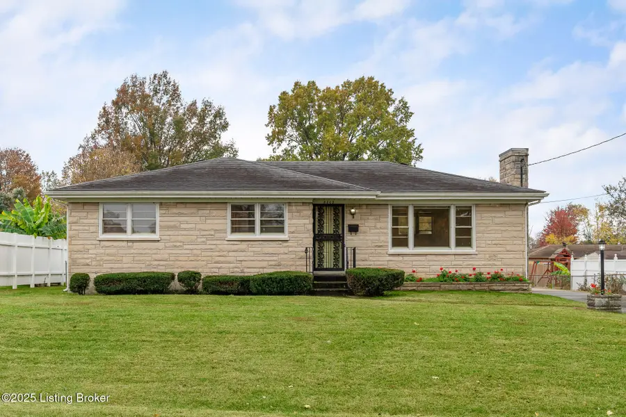 8202 Red Cedar Way, Louisville, KY 40219 - Image #3