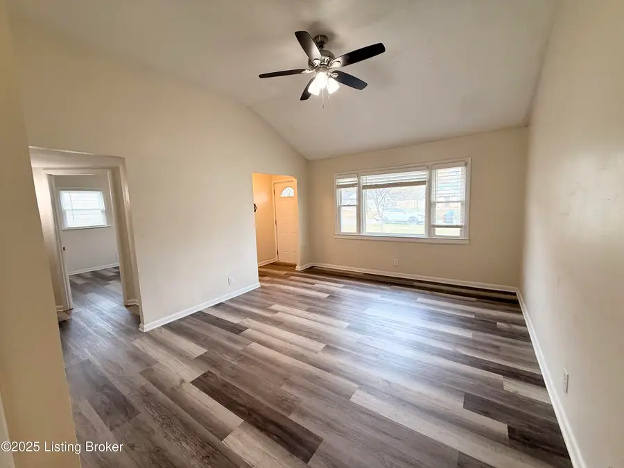 13517 Kinross Blvd, Louisville, KY 40272 - Image #3