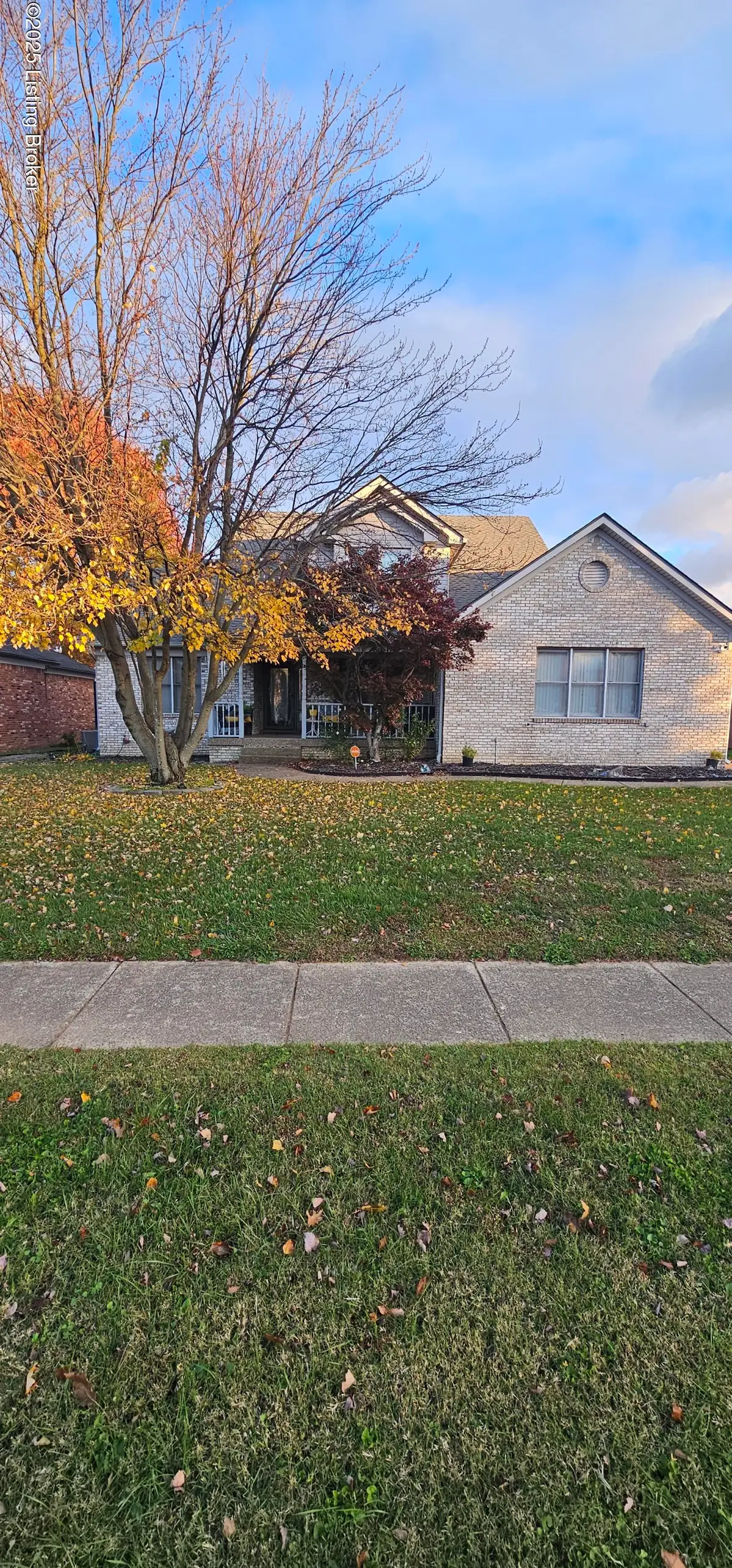 5021 Hunters Point Cir, Louisville, KY 40216 - Image #1