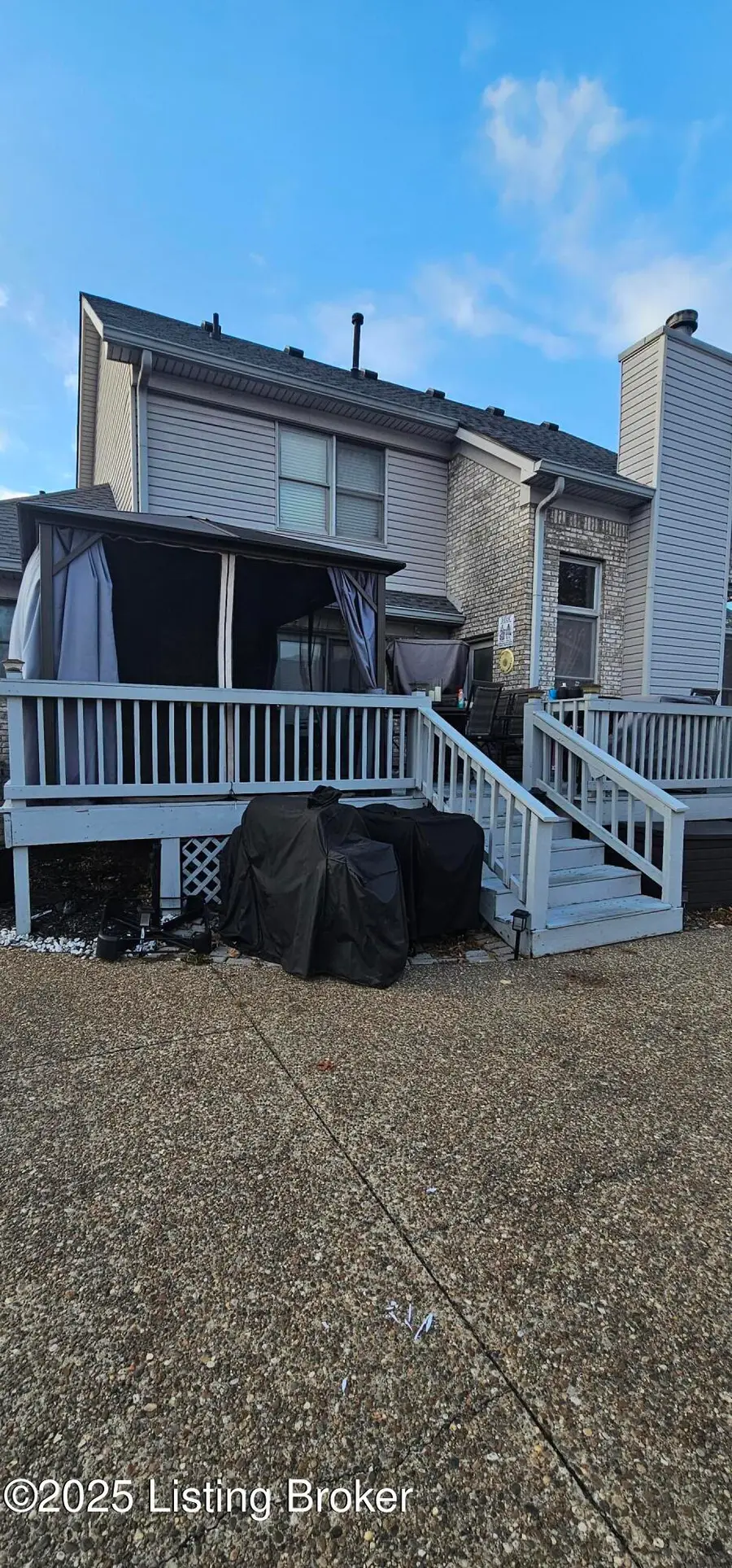 5021 Hunters Point Cir, Louisville, KY 40216 - Image #2