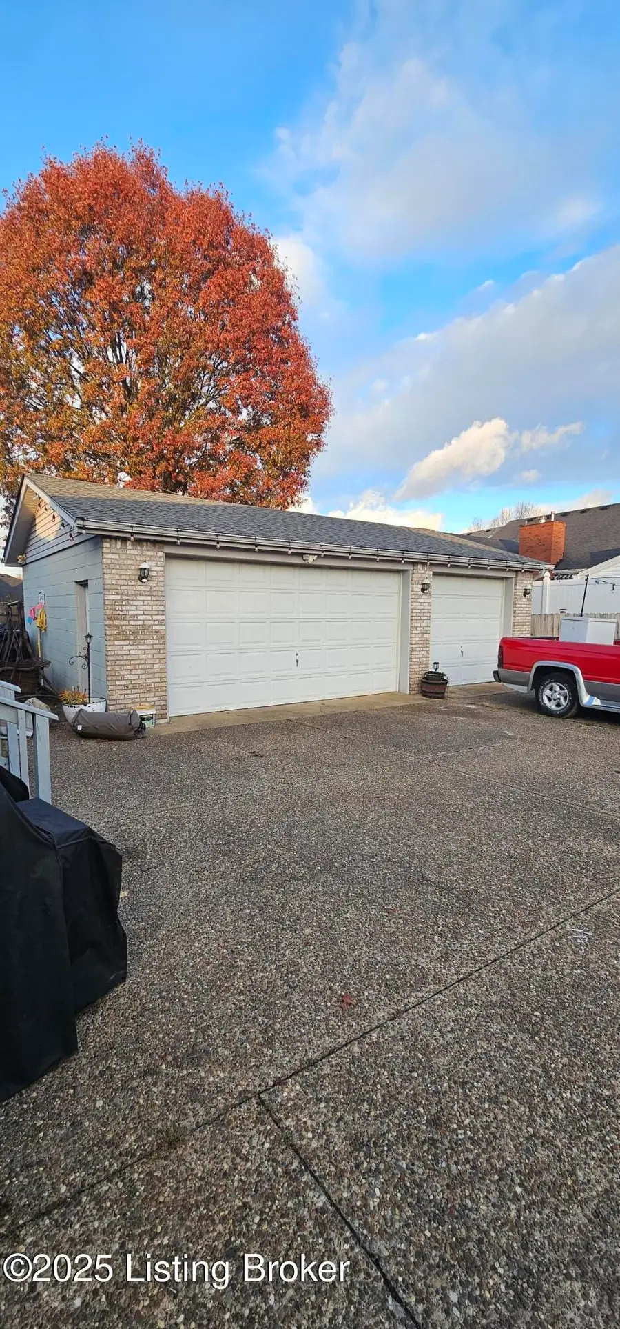 5021 Hunters Point Cir, Louisville, KY 40216 - Image #3