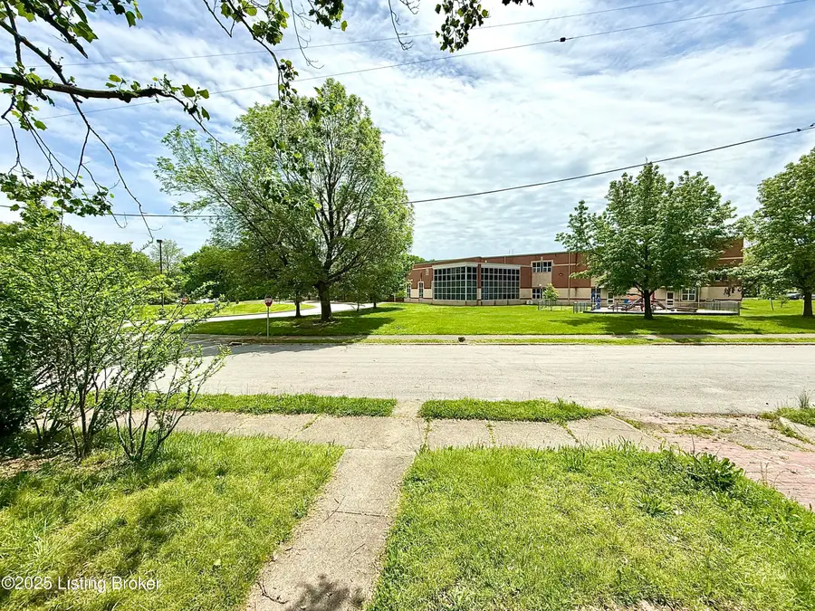 713 E Hill St, Louisville, KY 40217 - Image #2
