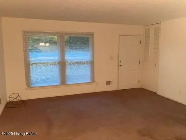 8506 Hudson Ln, Louisville, KY 40291 - Image #2