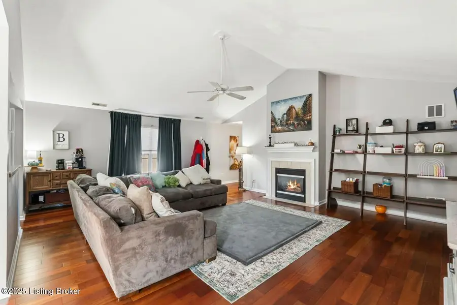 13527 Pinnacle Gardens Cir, Louisville, KY 40245 - Image #2