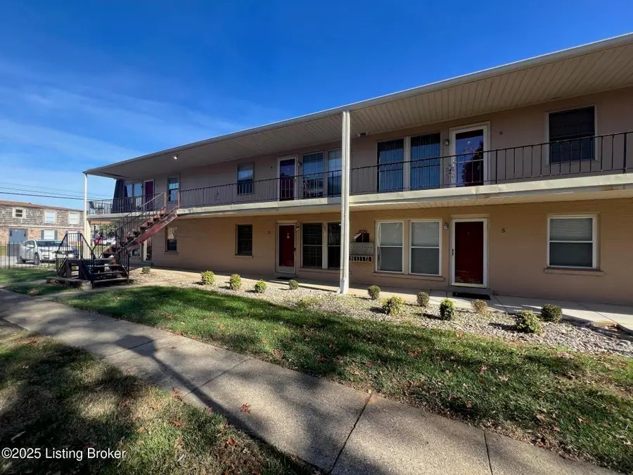 1962 Goldsmith Ln # C1, Louisville, KY 40218 - Image #3