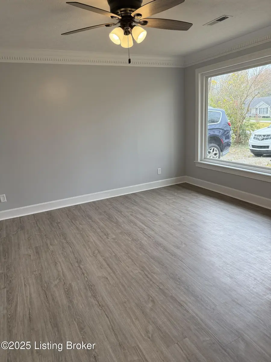 160 Dewberry Rd, Louisville, KY 40229 - Image #3