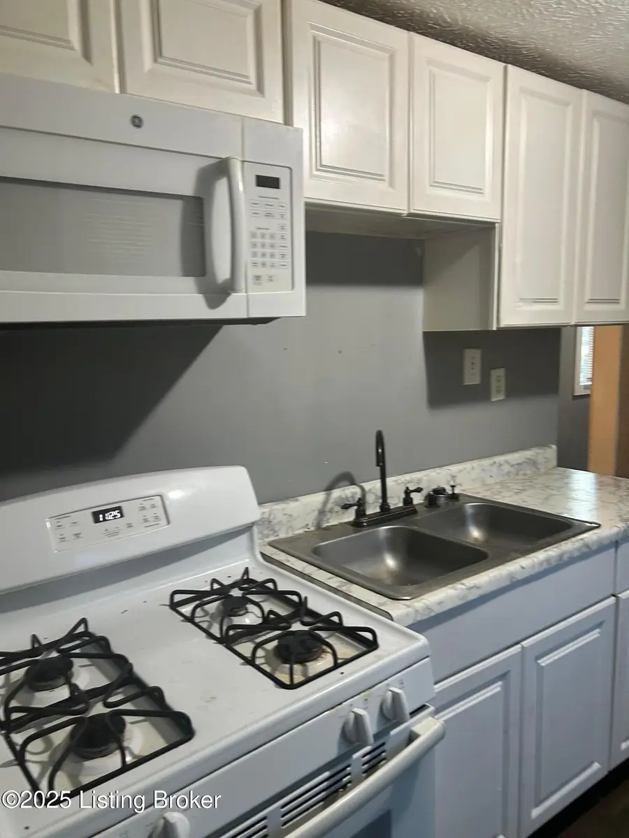 415 N 38th St, Louisville, KY 40212 - Image #3