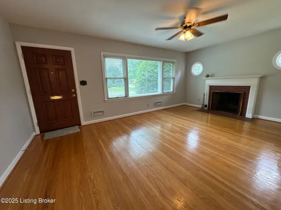 4305 Darbrook Rd, Louisville, KY 40207 - Image #2